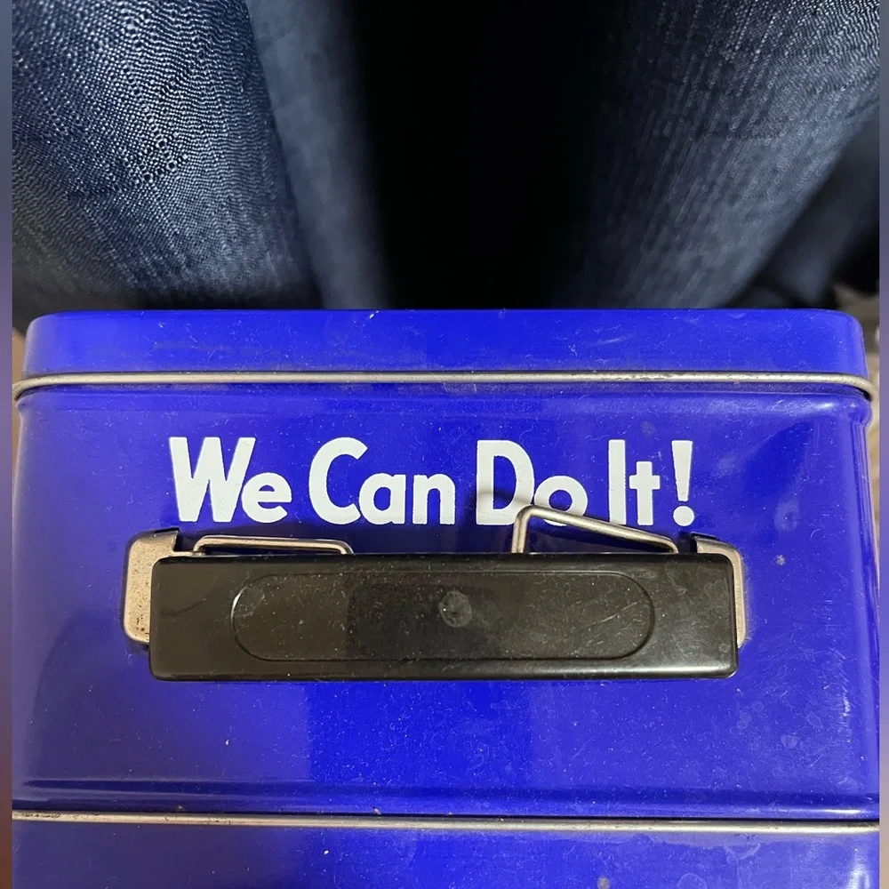 Rosie the Riveter Collectors Tin Lunchbox - Picture 3 of 5